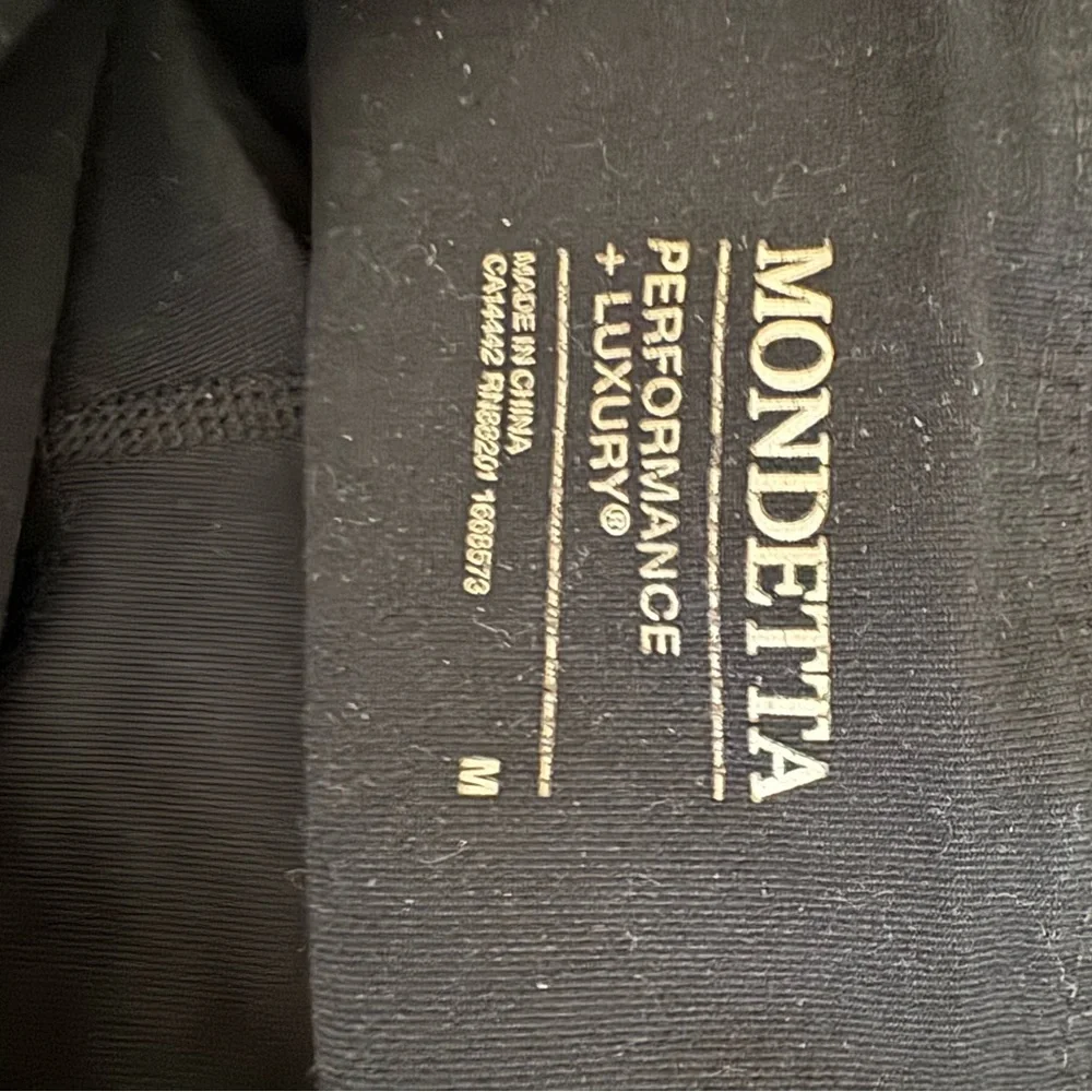 Black Leggings with Pockets - Picture 5 of 7